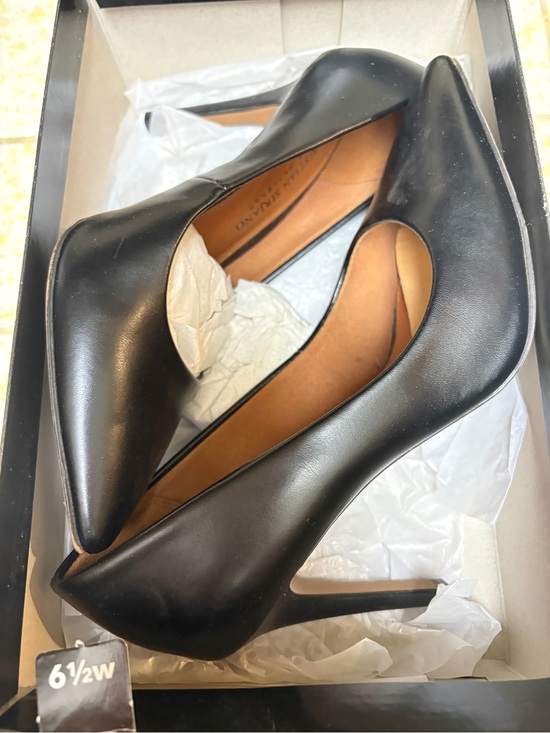 Christian Siriano Shoes - Christian Siriano Classic Black Pointed-Toe High Heels size 6 1/2